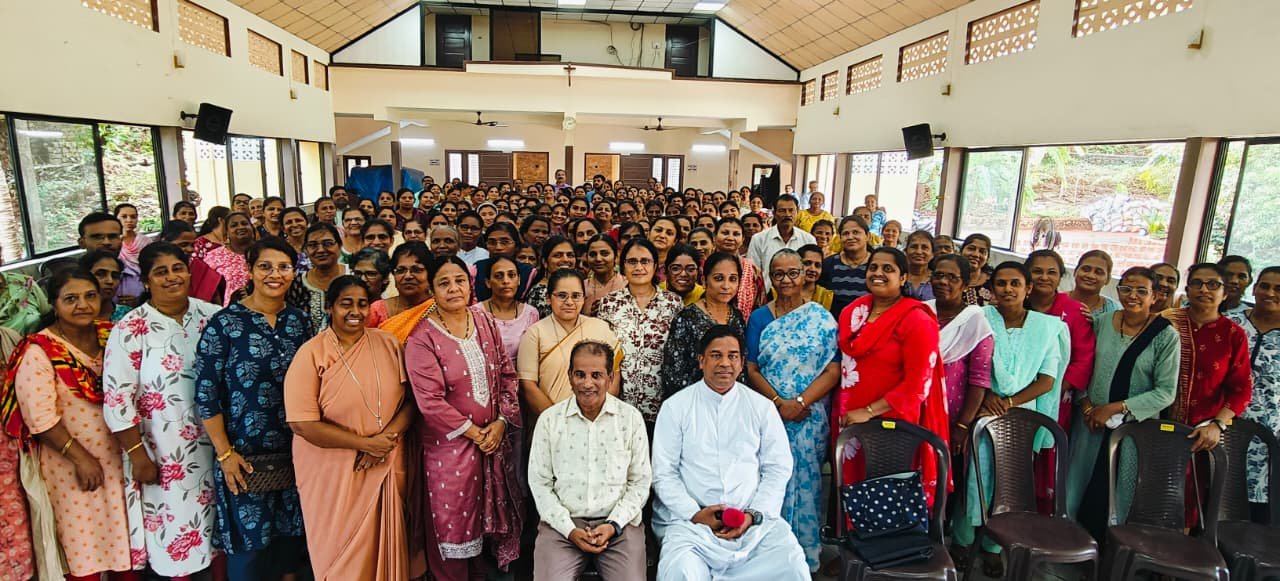 Intensive one-day training program for Sunday and School catechism teachers