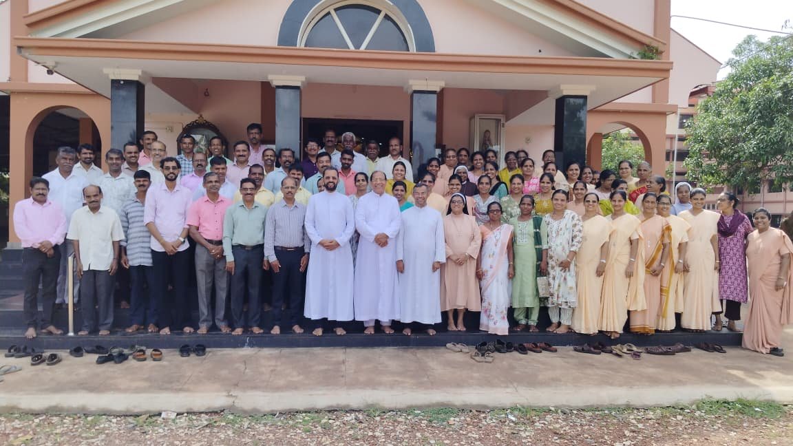 Recollection  for Extraordinary Ministers of Holy Communion Held in Kasaragod Deanery